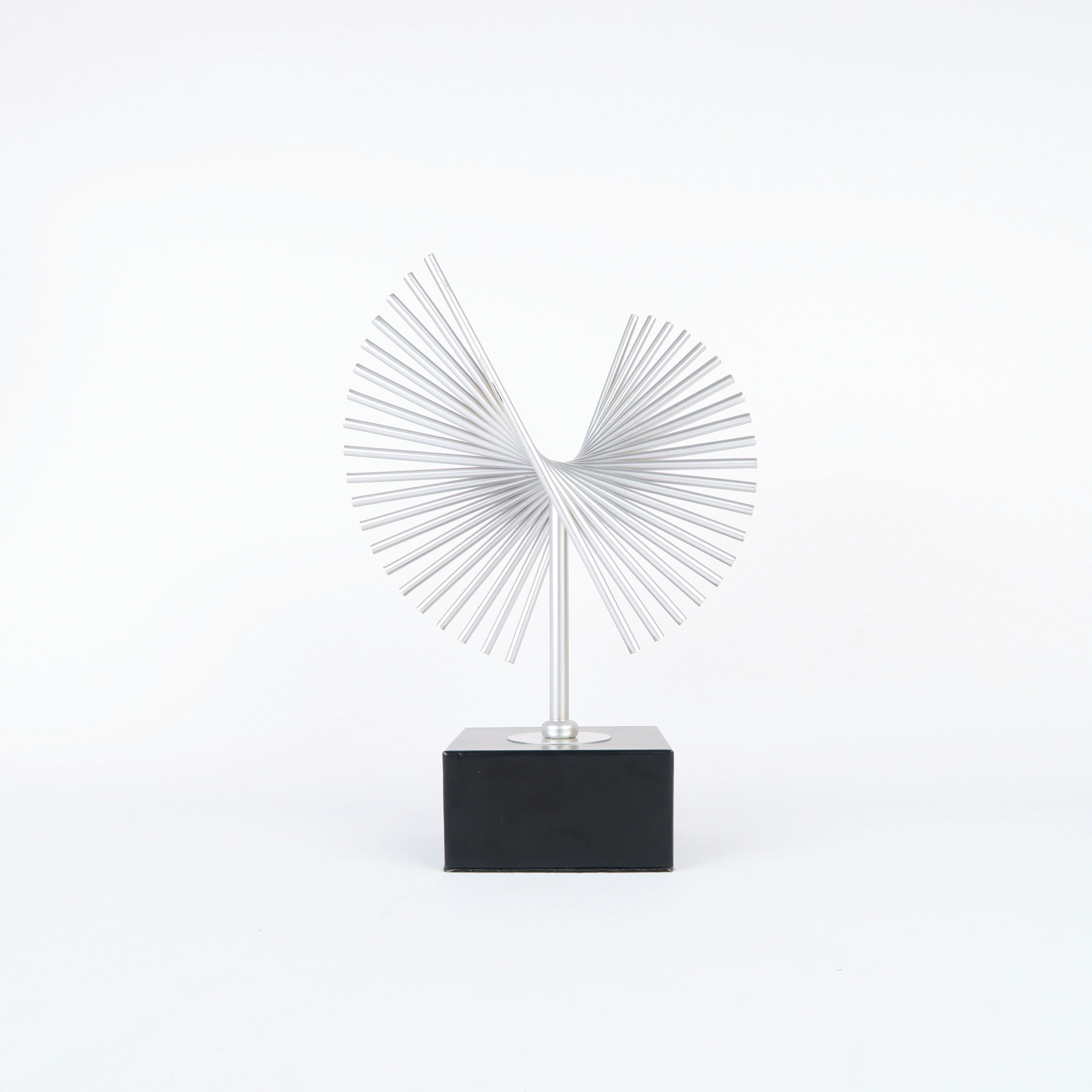 sculpture contemporaine en métal