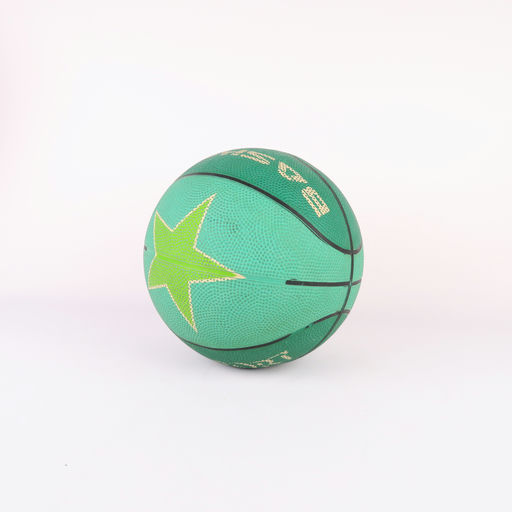 ballon de basket vert avec des étoiles
