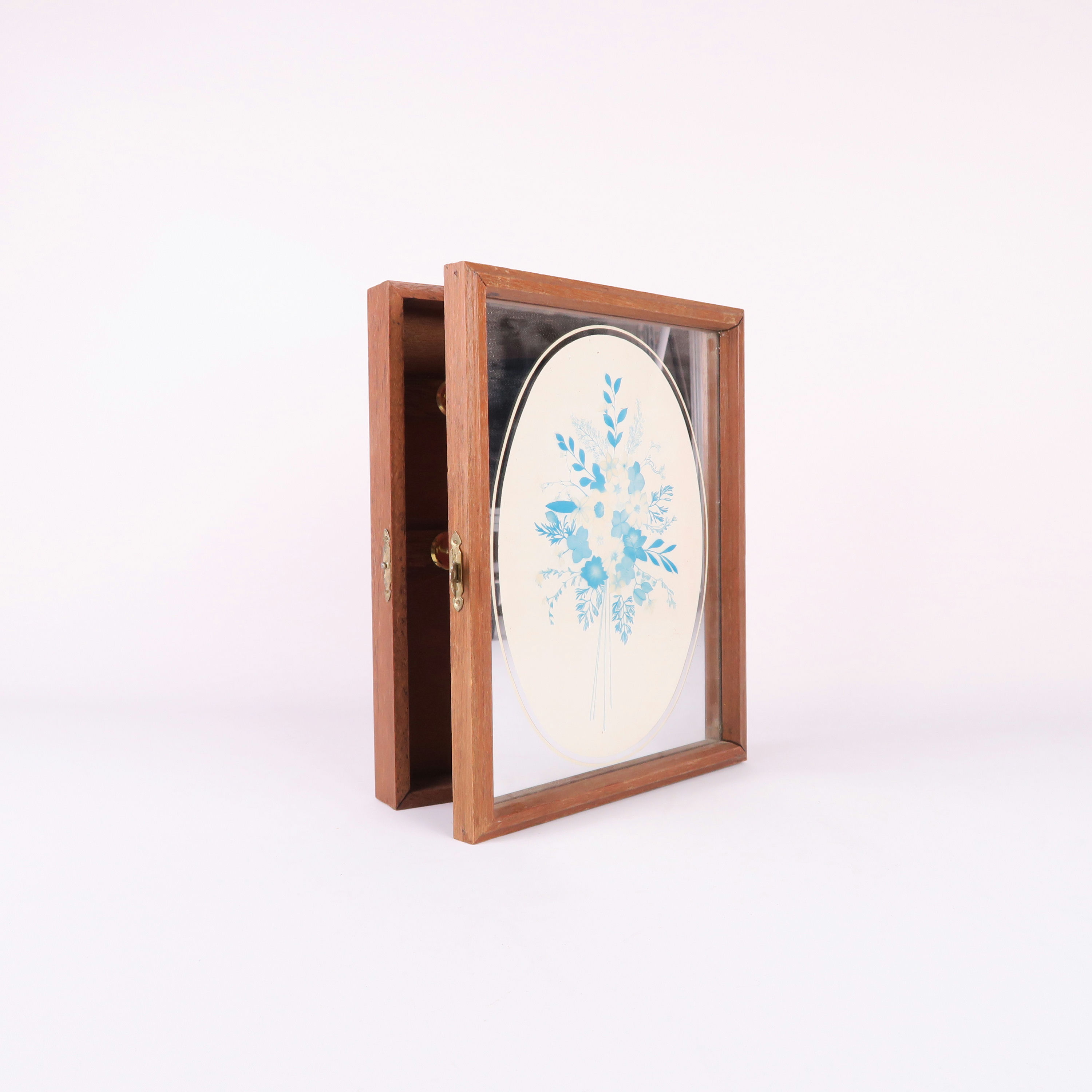 boîte à clés en bois et motif floral bleu
