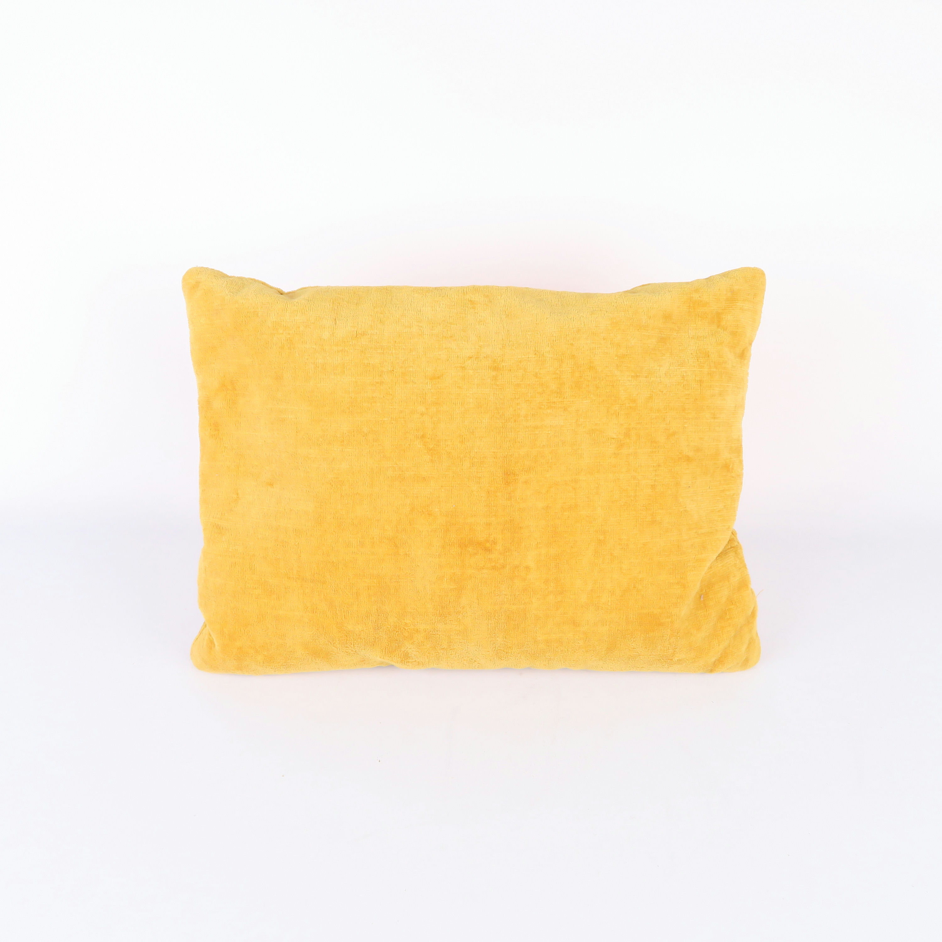 petit coussin allongé en velour ocre