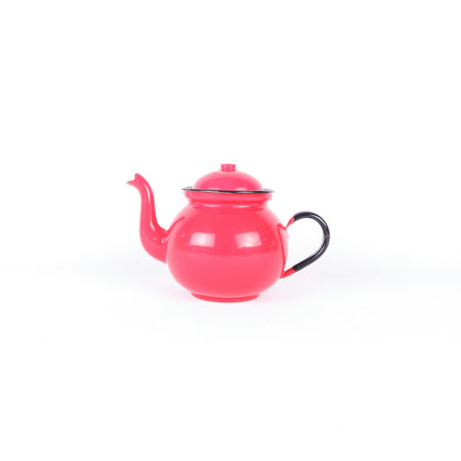 théière en métal rouge