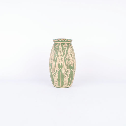 vase gravé en terre-cuite 