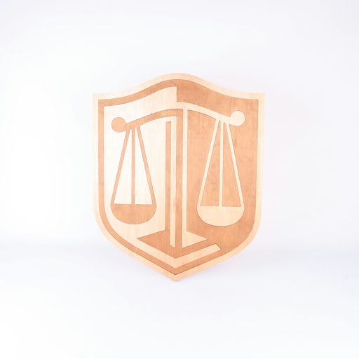 panneau en bois et symbole de justice