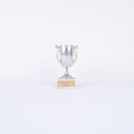 petite coupe argentée et socle en marbre