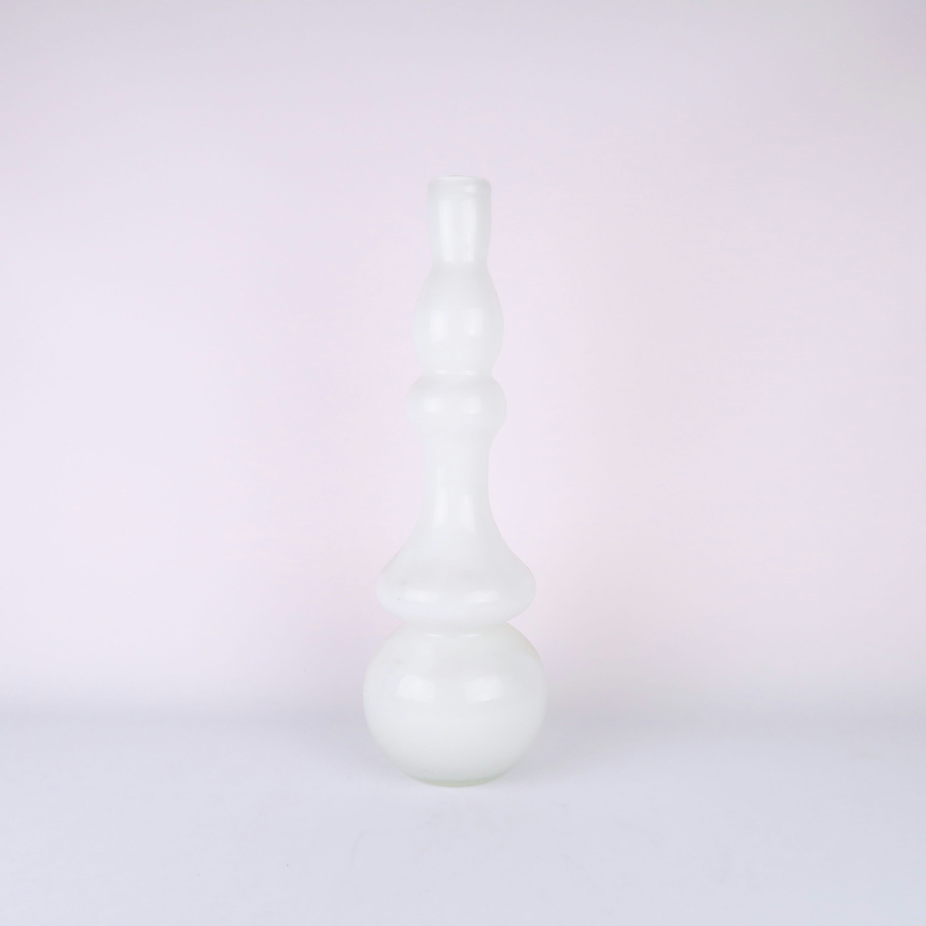 vase en verre blanc de forme organique