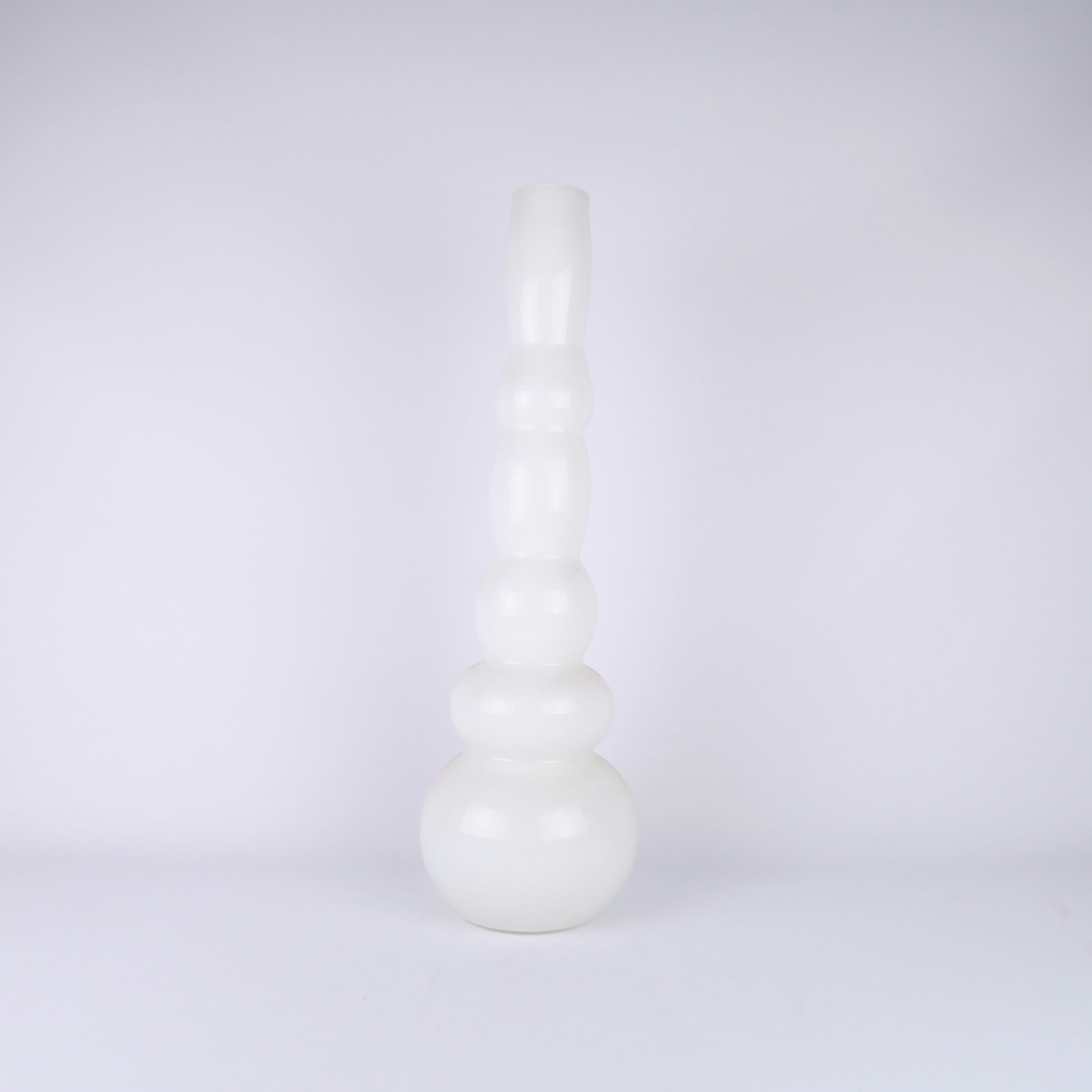 grand vase en verre blanc de forme organique