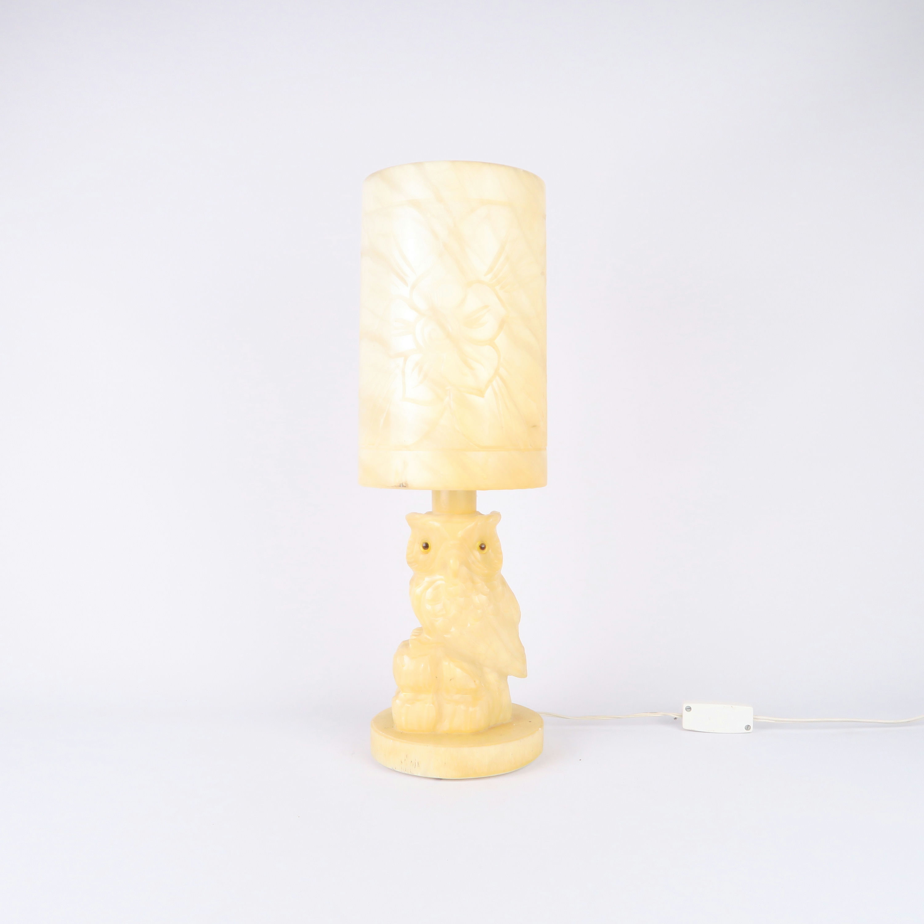 lampe en pierre gravée