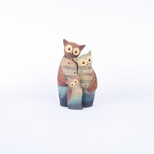 famille de trois hiboux bleus et bruns