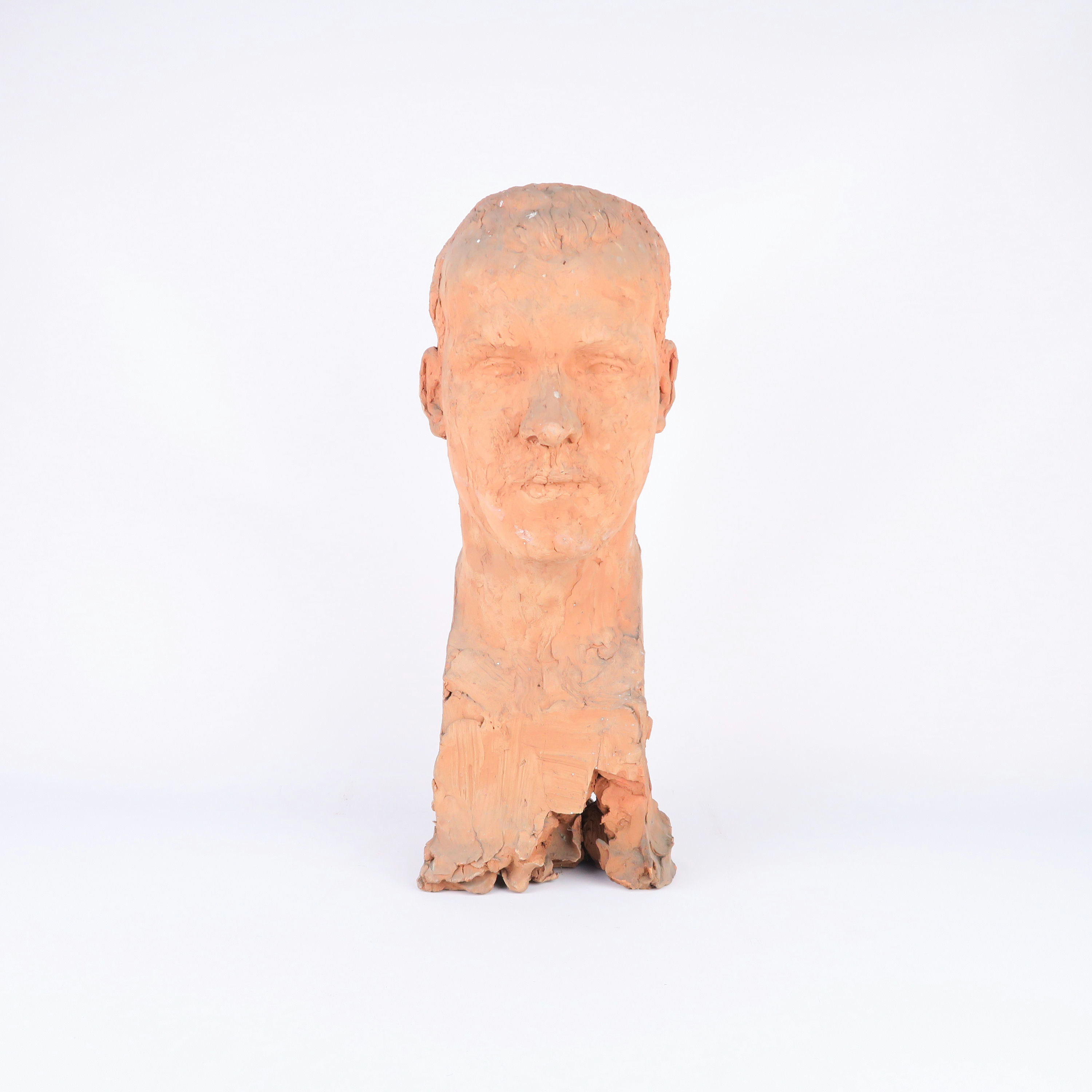 buste d'un homme en argile 
