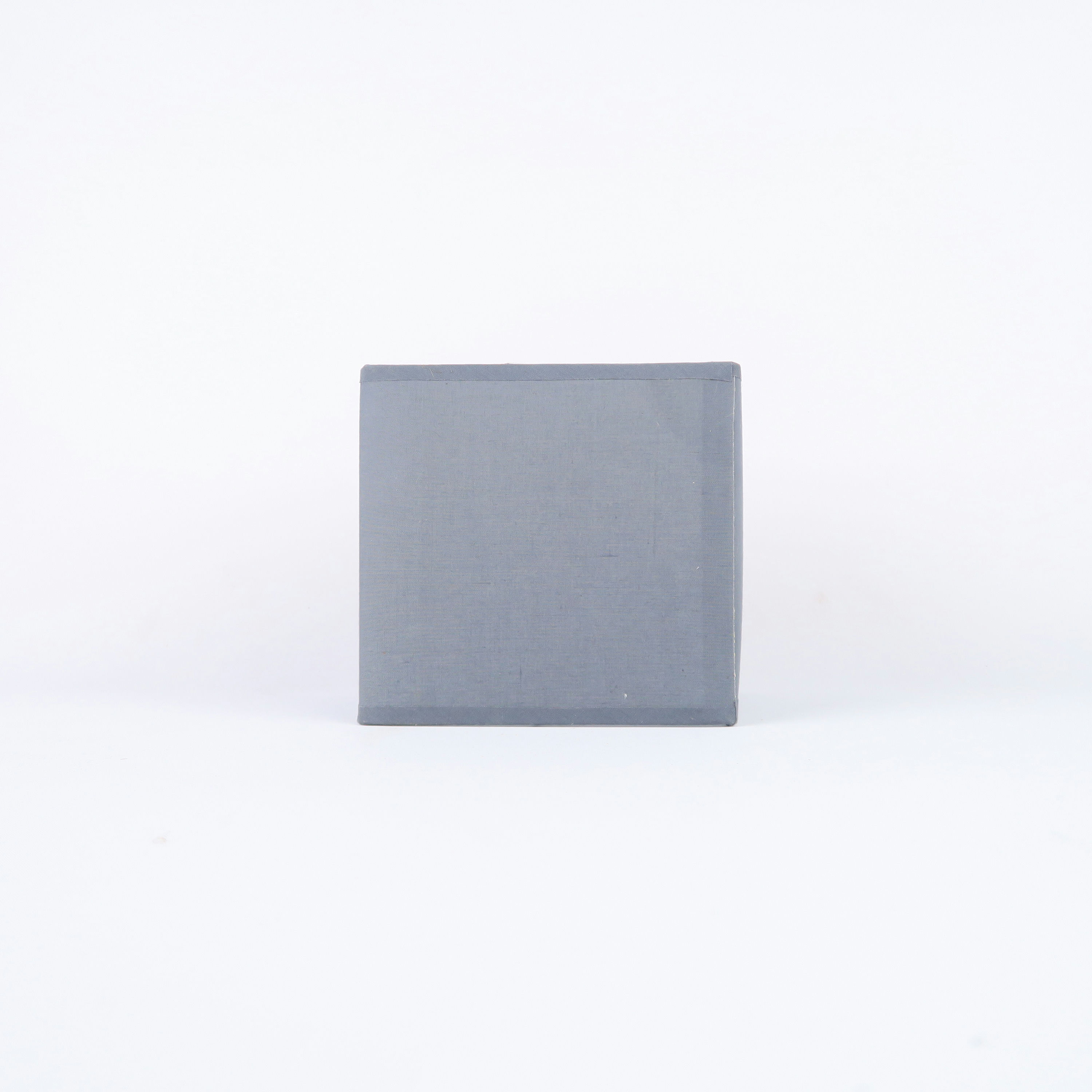 petit abat-jour cubique gris