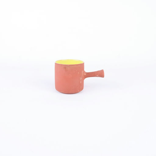 tasse moyenne en terre cuite et intérieur émaillé coloré