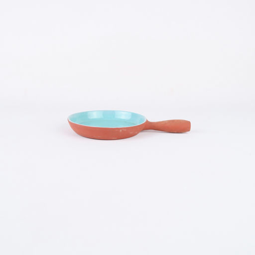 plat en terre cuite et intérieur émaillé turquoise ou blanc