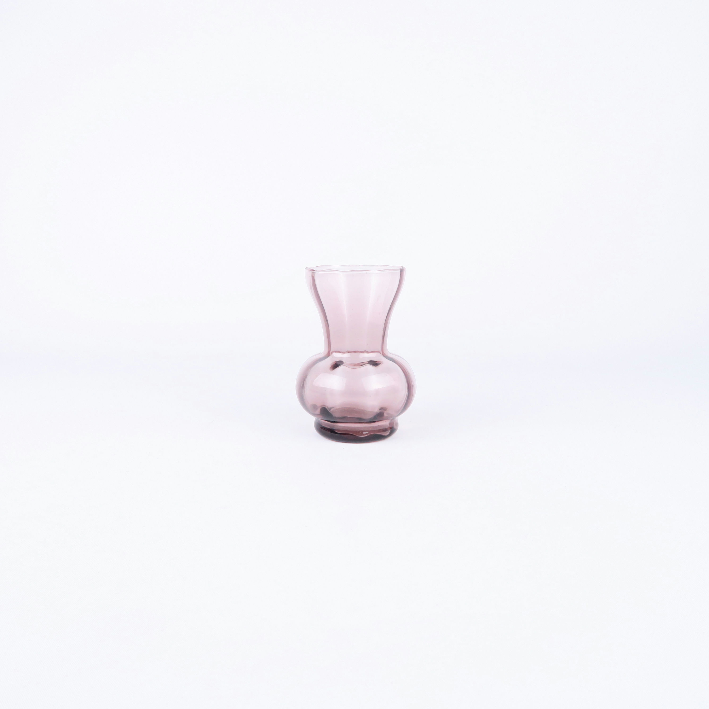 petit vase en verre violet