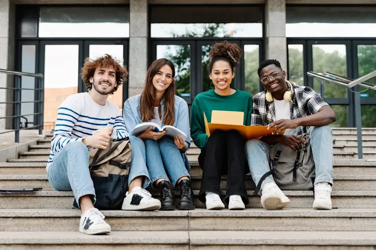 Alumni Software: A Bridge Between Higher Education and Career Success