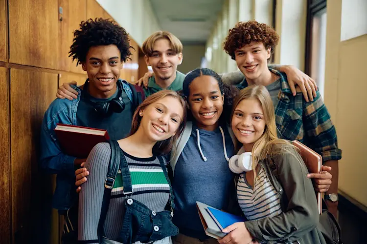 Leveraging Alumni Networks to Prepare HS Seniors for Early Action