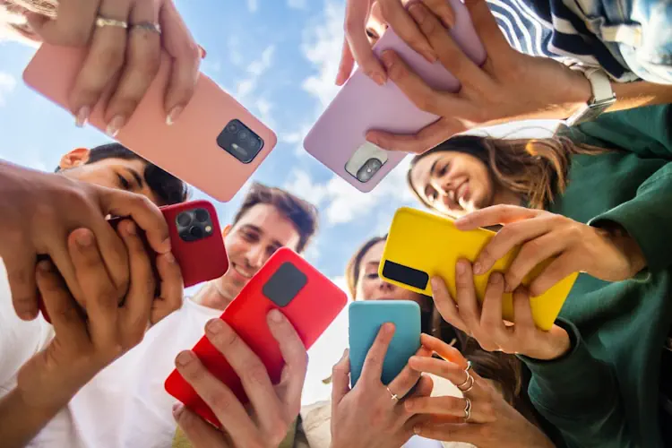 Alumni Management Software Beats Social Media for Higher Ed Engagement