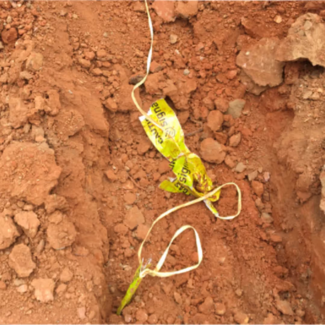 Image depicting warning tape that effectively prevented excavation damage.
