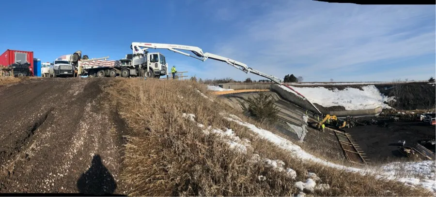 pump truck repairing mina dam