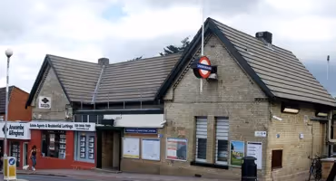 Entrance for Totteridge and Whetstone underground tube station.