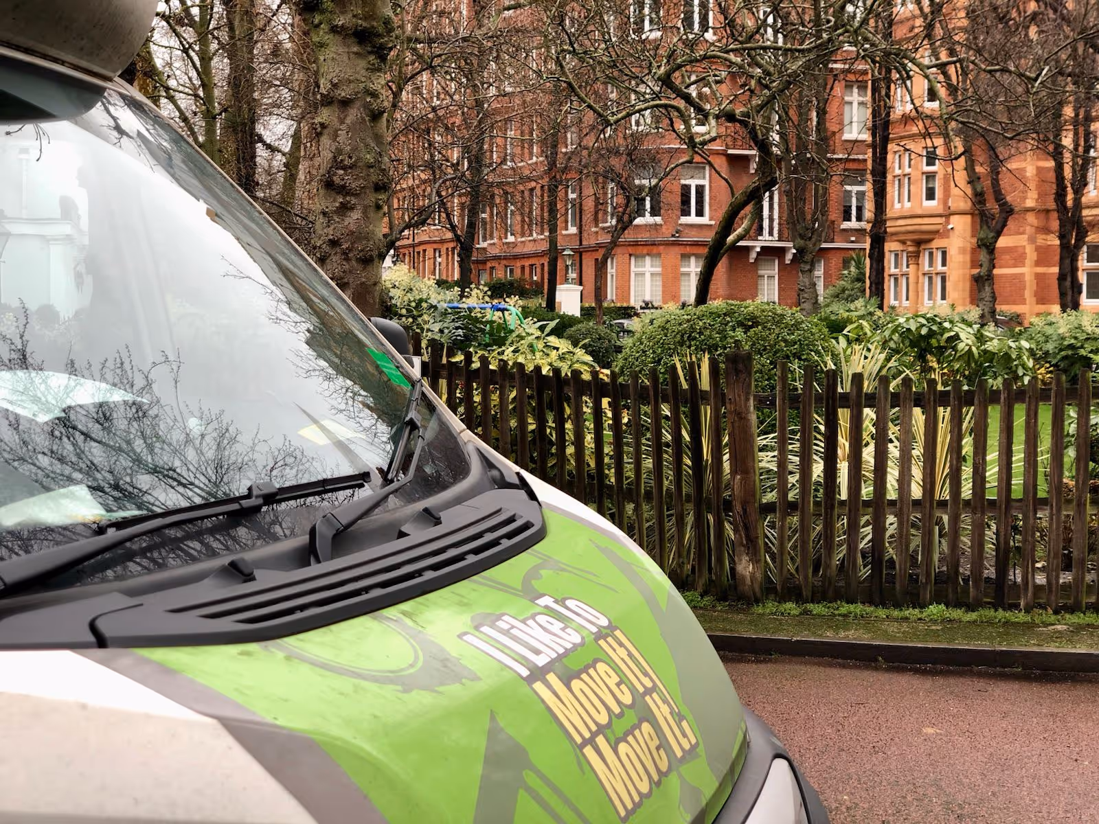 Certified Man and Van service moving client out from a large red bricked mansion flat in Knightsbridge SW7 London | I Like to Move It Move It