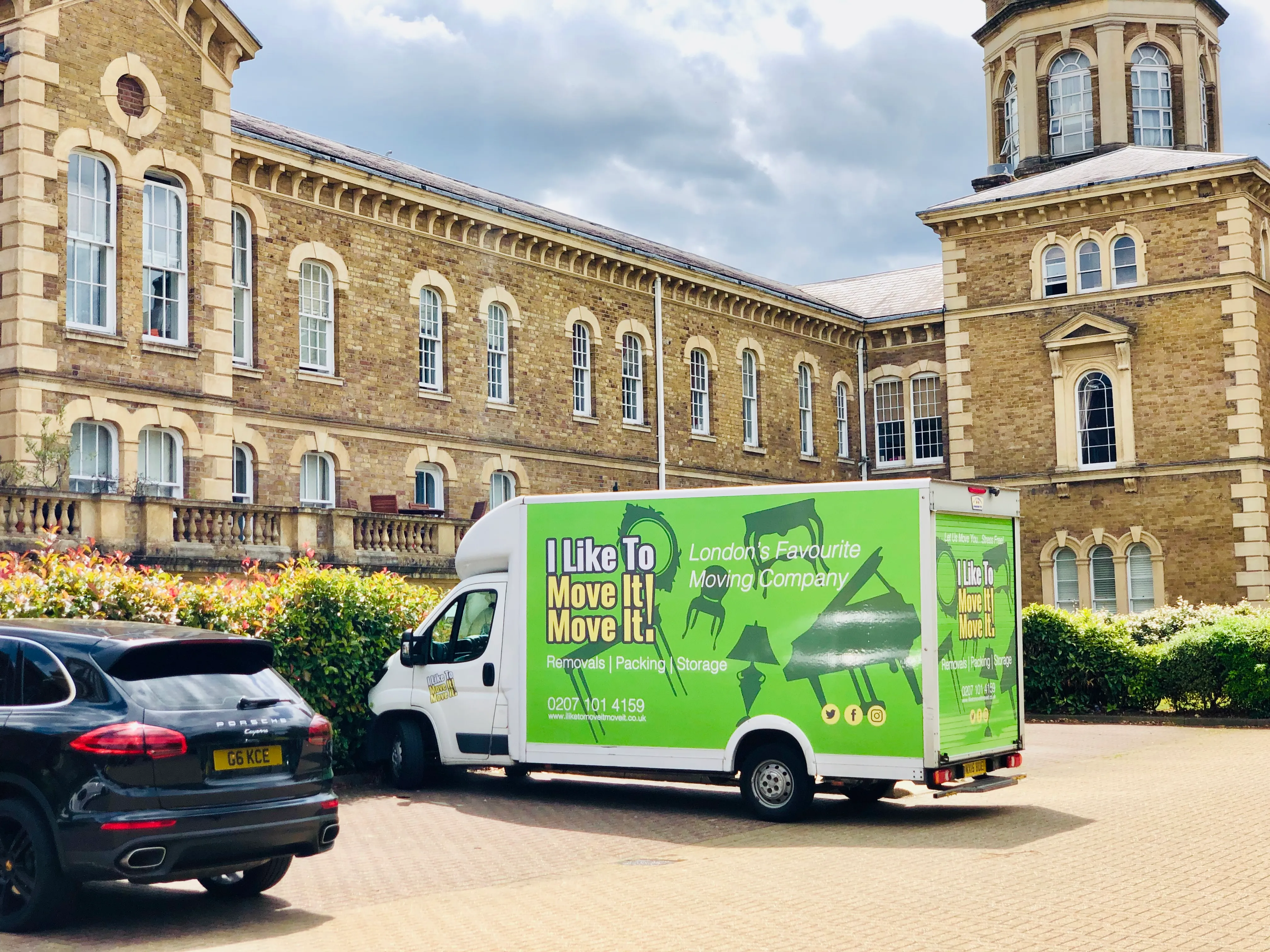 Man and Van performing a 1 bed flat move into Notting Hill W11 | I Like to Move it Move It