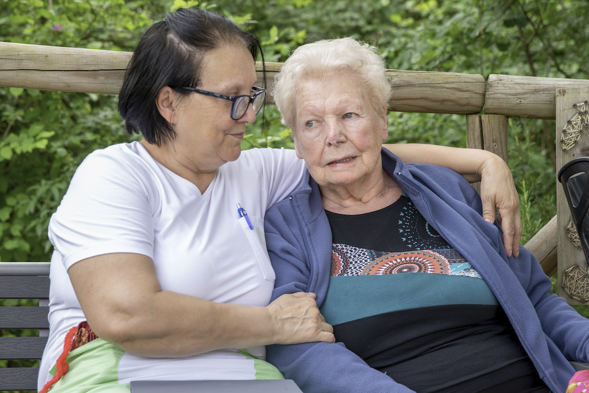 Emory researchers find those who care for family members with Alzheimer’s experience poorer health and increased cellular aging