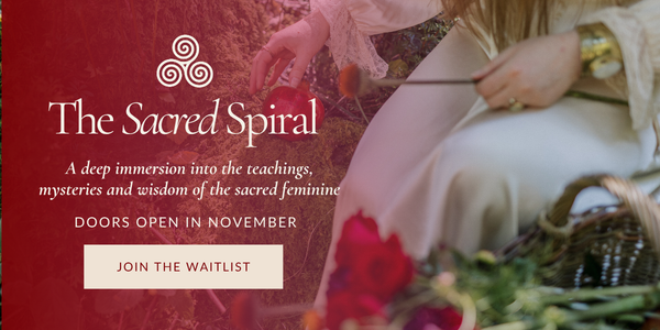 An invitation to join the Sacred Spiral Priestess Training journey by Kate Murphy, focusing on sacred ritual and feminine wisdom..
