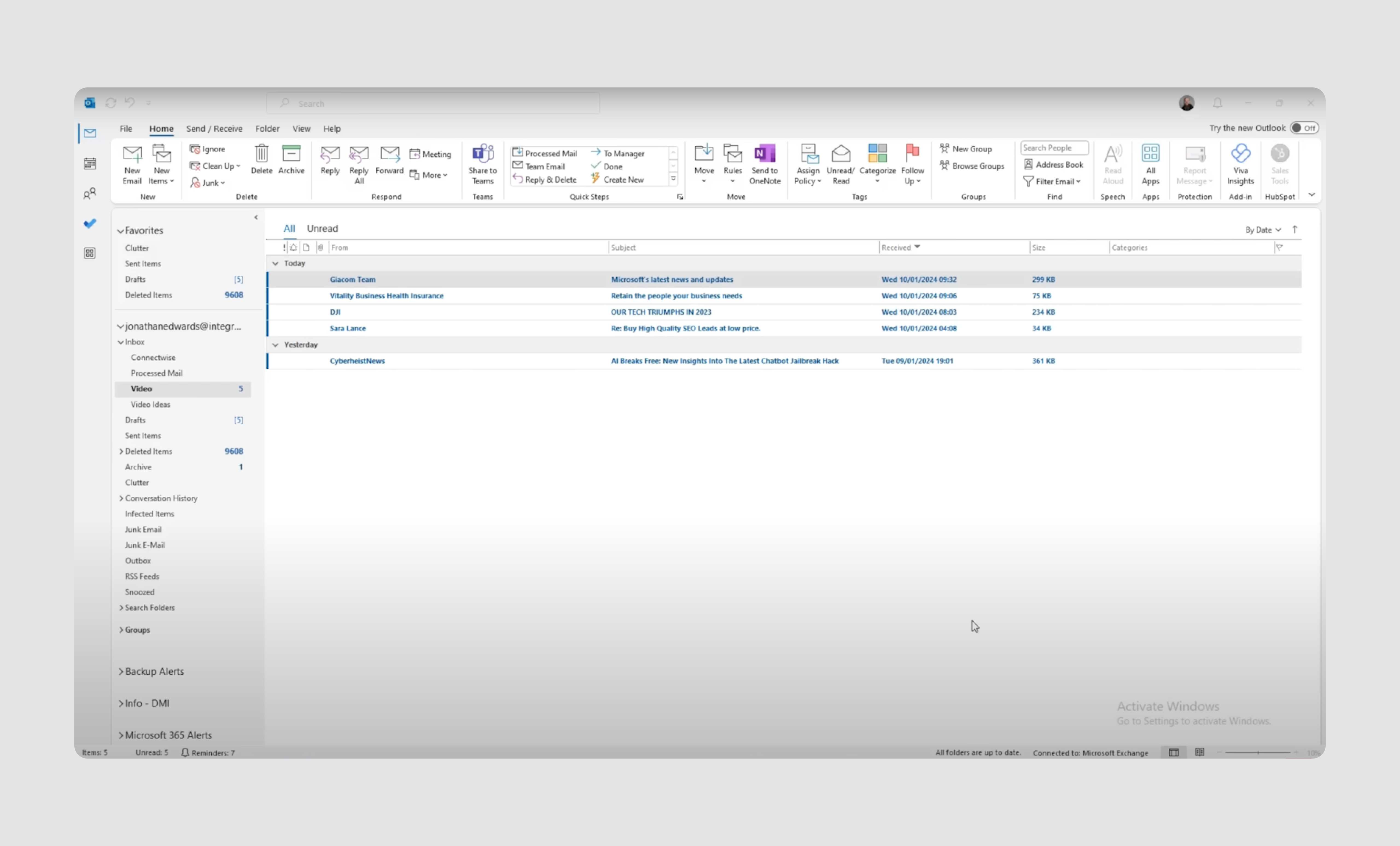 Outlook poor design because of feature overload