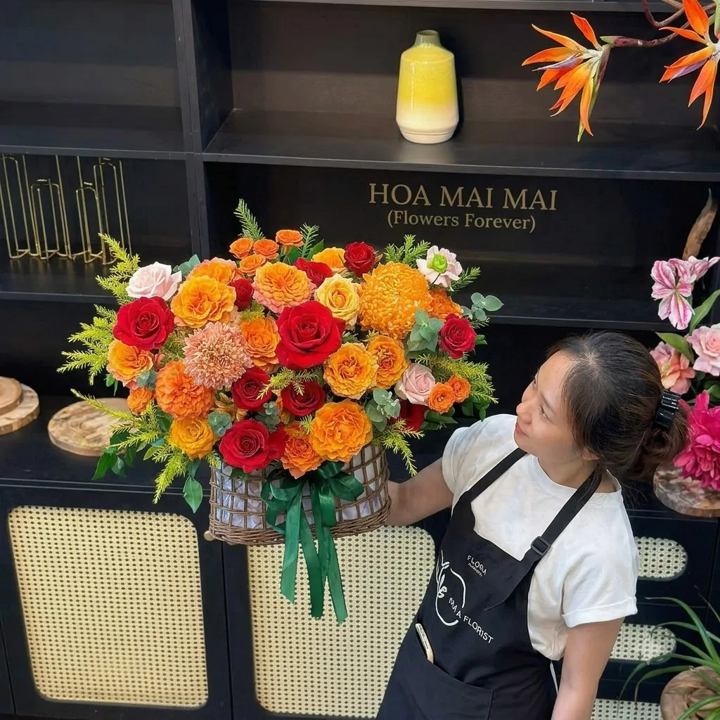 Giỏ hoa tông cam đỏ rực rỡ tại Hà Giang