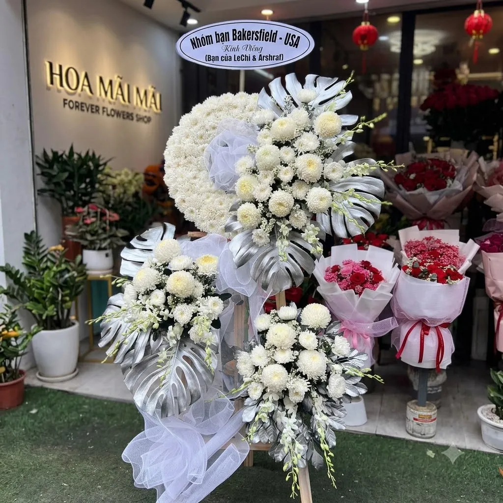 Kệ hoa tang 2 tầng phối cúc mẫu đơn và cúc trắng tại Bến Tre