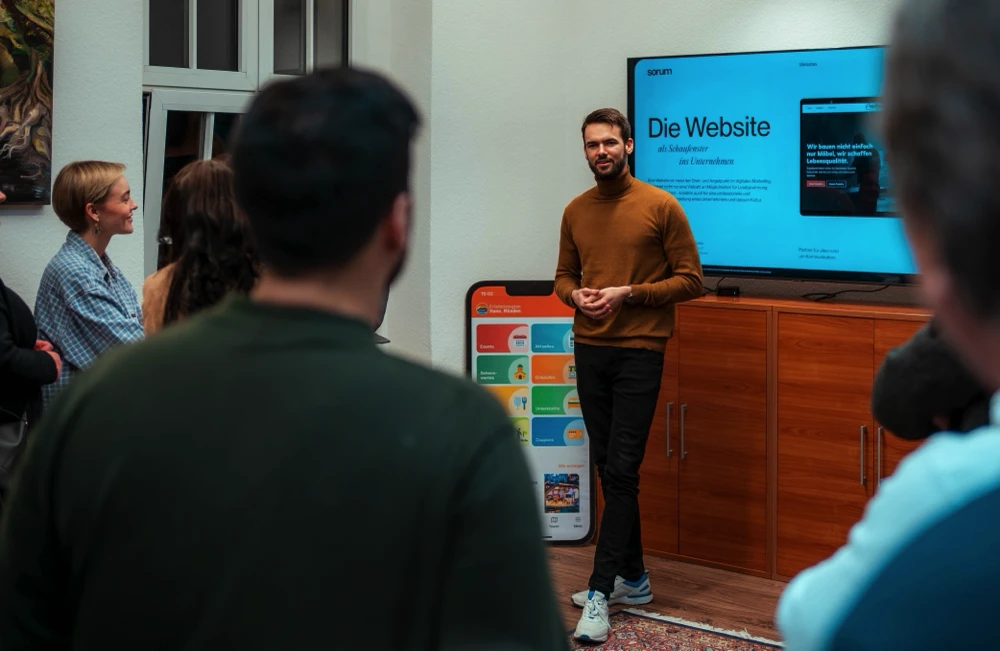 image of diverse group collaboration (for a hr tech)