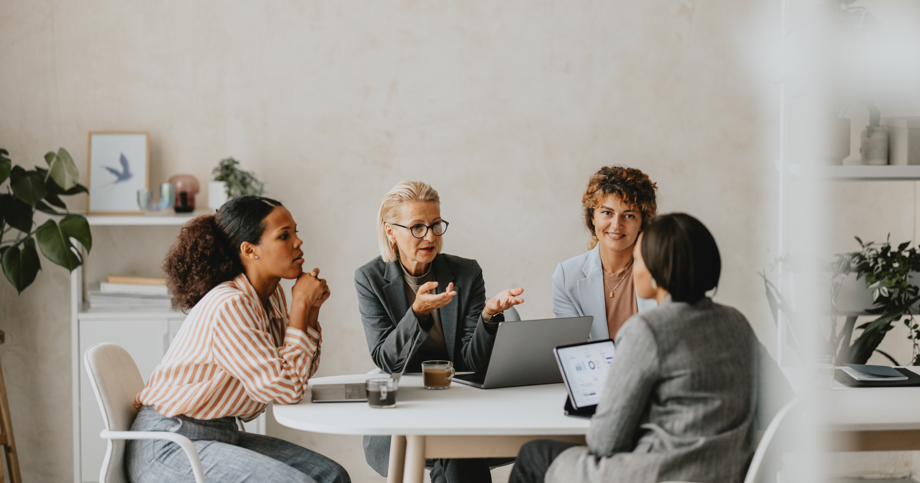 Das Arbeitszeugnis richtig abschliessen – Unterschrift, Ausstellungsort und -datum