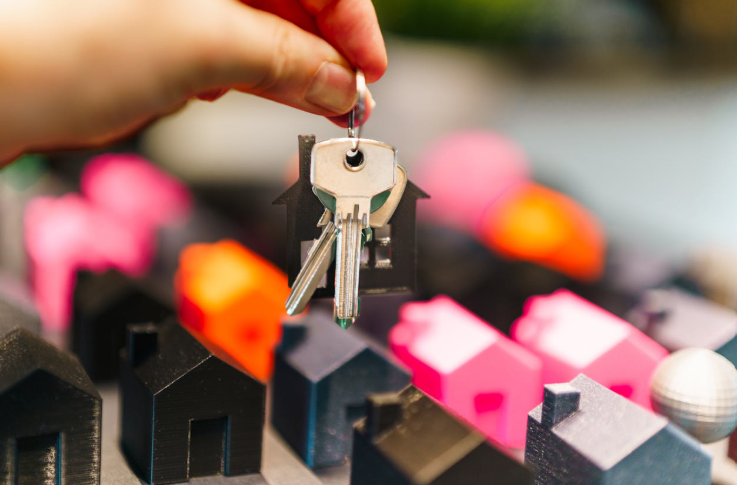 A la hora de proteger un inmueble, existen varias opciones como avales, fianzas y depósitos. A continuación analizamos todas ellas, para protegerte y tener asegurado el pago del alquiler todos los meses. 