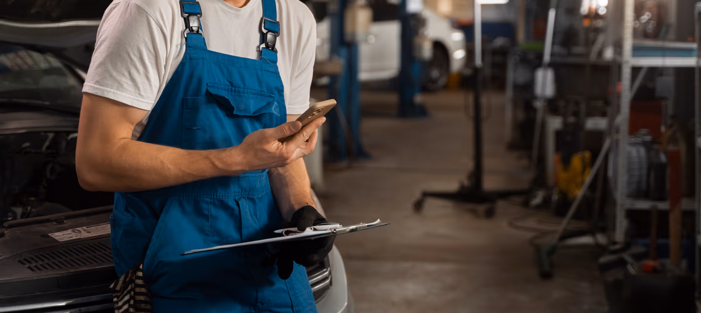 Shop-floor context &mdash; technician working with information overload