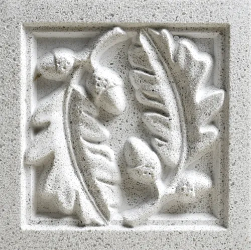A 4 inch Oak sample medallion