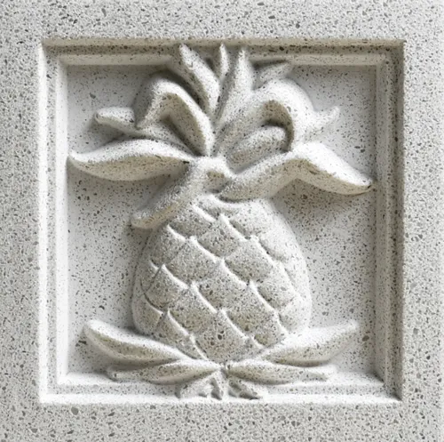 A 4 inch Welcoming Pineapple sample medallion