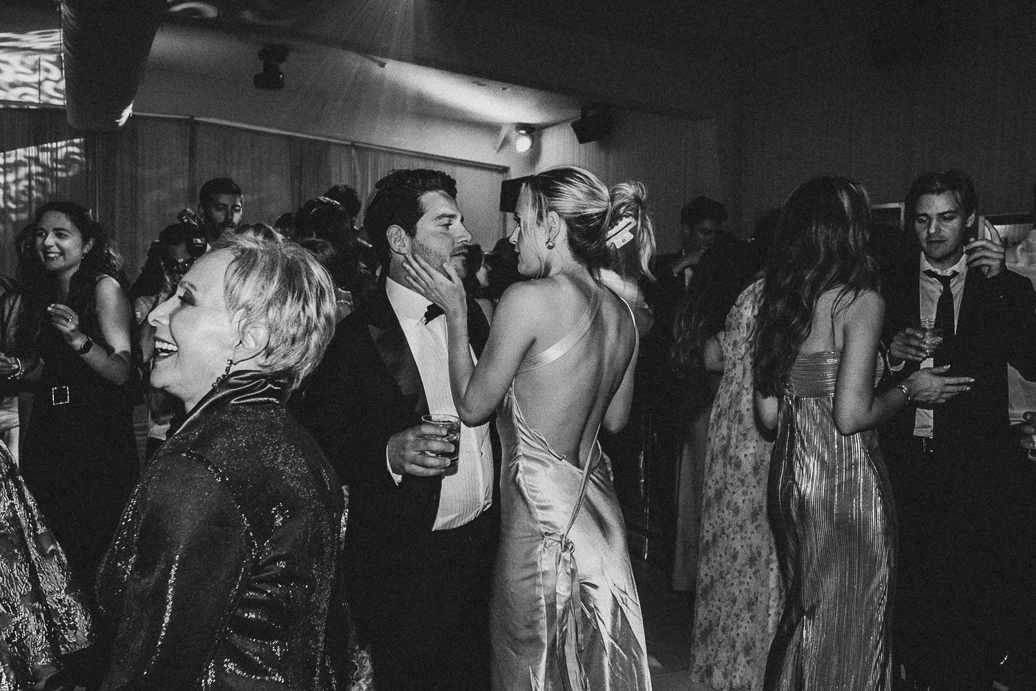 montreal elopement photoshoot downtown by Micheal Beaulieu