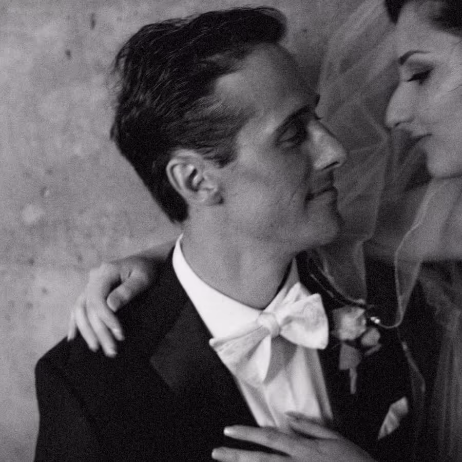 engaged couple in Ottawa Dominion Arboretum photo session