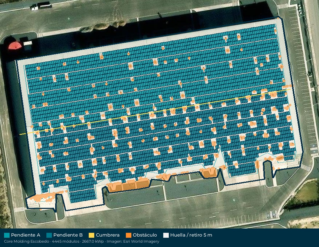 Acomodo preliminar de paneles solares en el techo de Core Molding