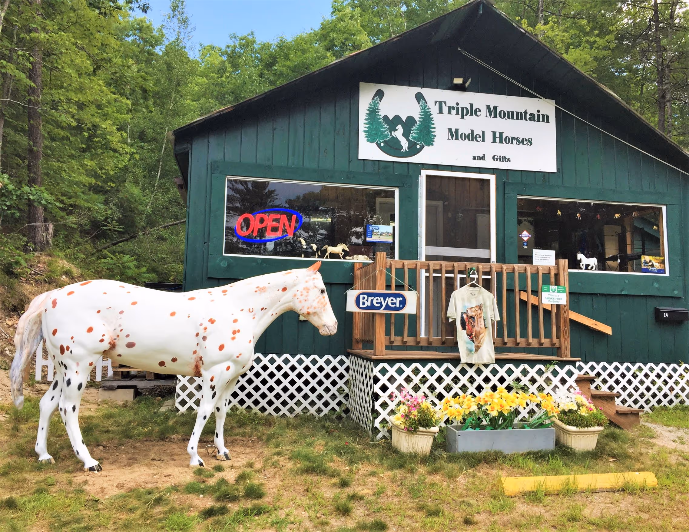 Triple Mountain Model Horses