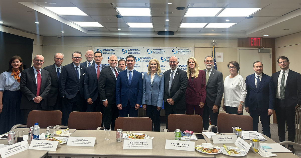 UN Team member Frieda Unger Rosenberg with the Jewish community delegation