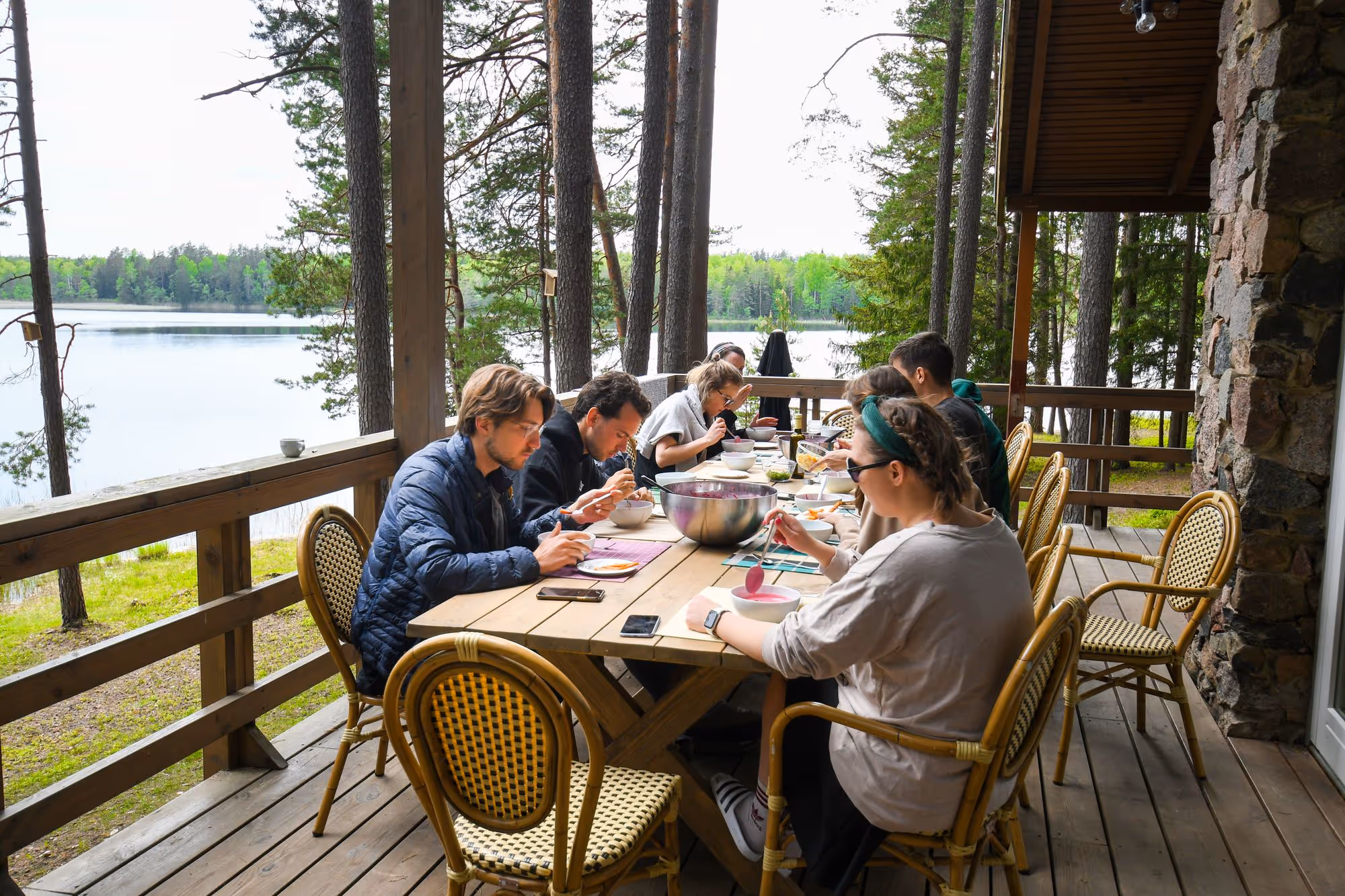 Turing College staff having lunch in the nature