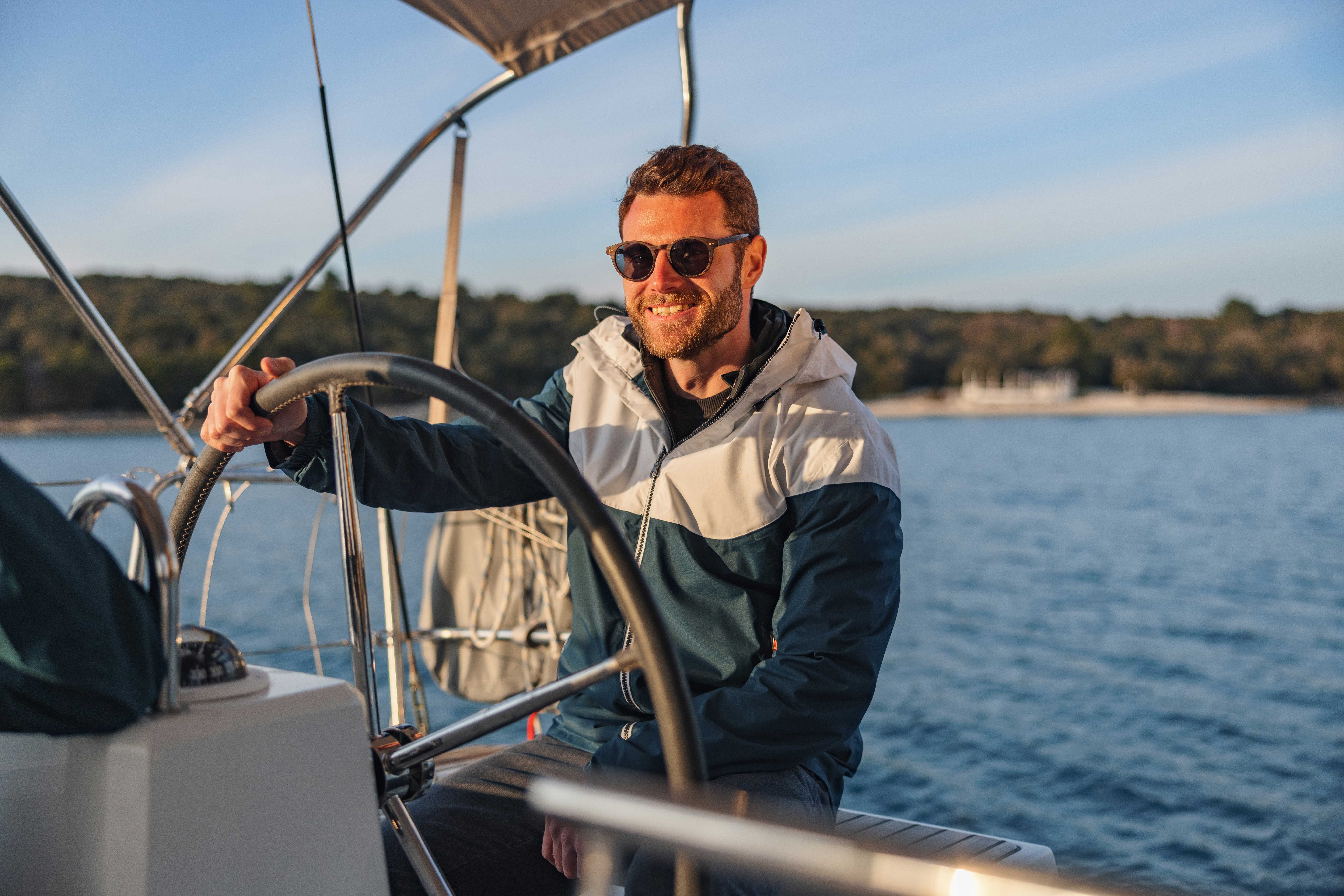 Dressing for Autumn Sailing in Mallorca: A Practical Guide article featured image