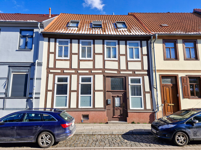 +++ RESERVIERT +++ Großzügiges Reihenmittelhaus mit toller Ausstattung in Burg