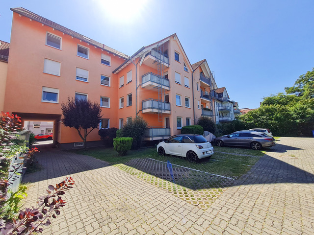 Schön geschnittene und langjährige vermietete 2-Zimmer-Wohnung mit Balkon & Stellplatz in Magdeburg-Sudenburg