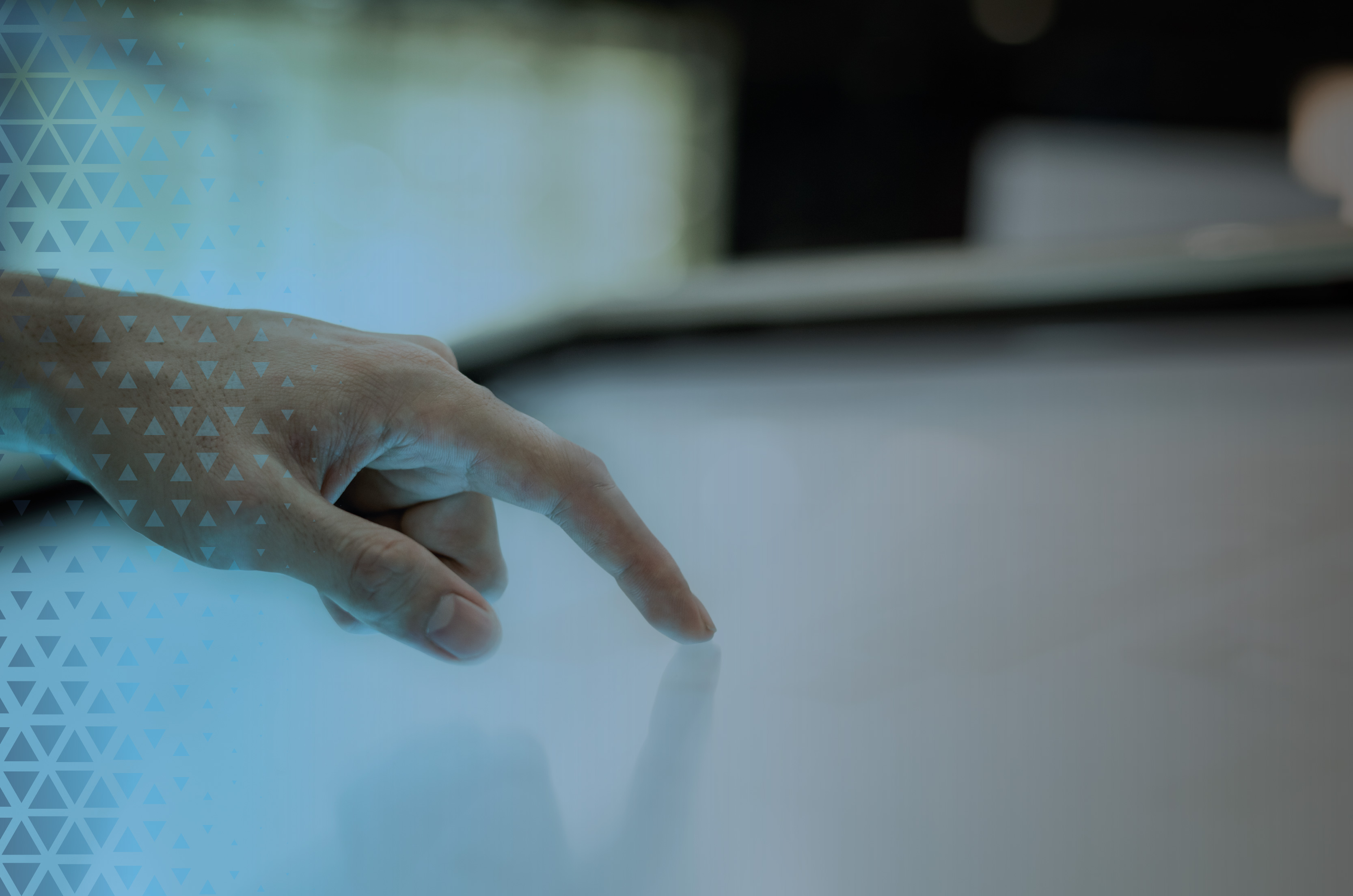 A psicologia do toque: por que o cérebro humano confia mais em interfaces interativas?