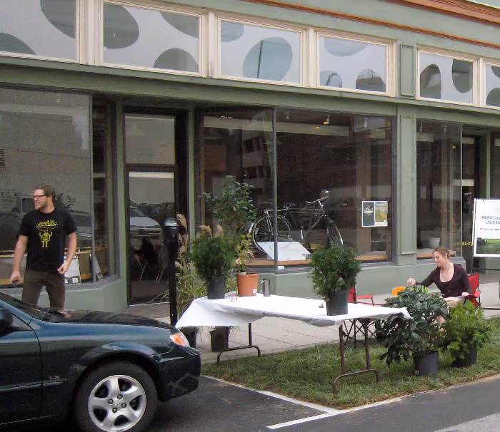 Piuma and Enyeart hanging out at the 2010 UDS Park(ing) Day parklet