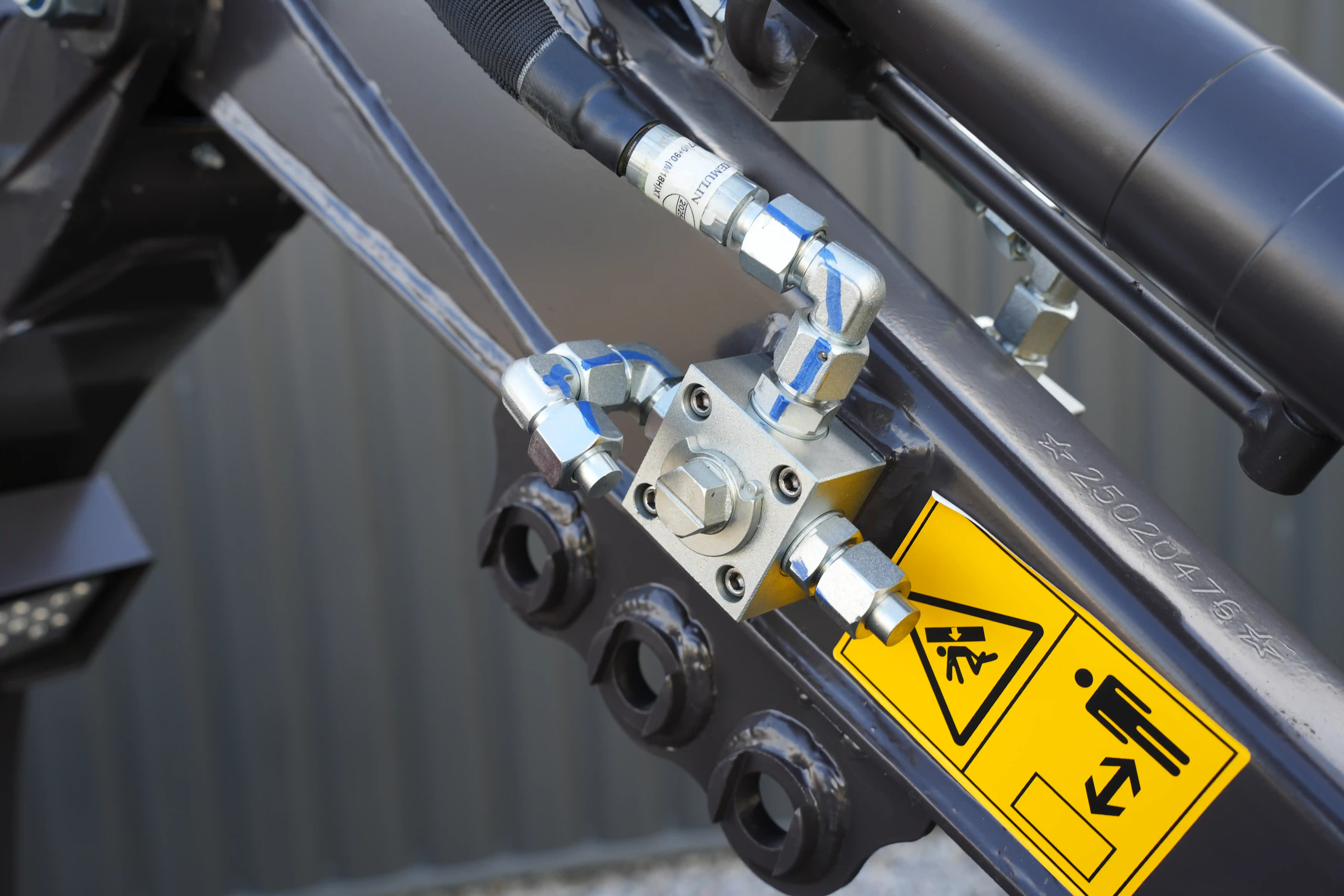 Raccords hydrauliques Mini Pelle XN 12-9