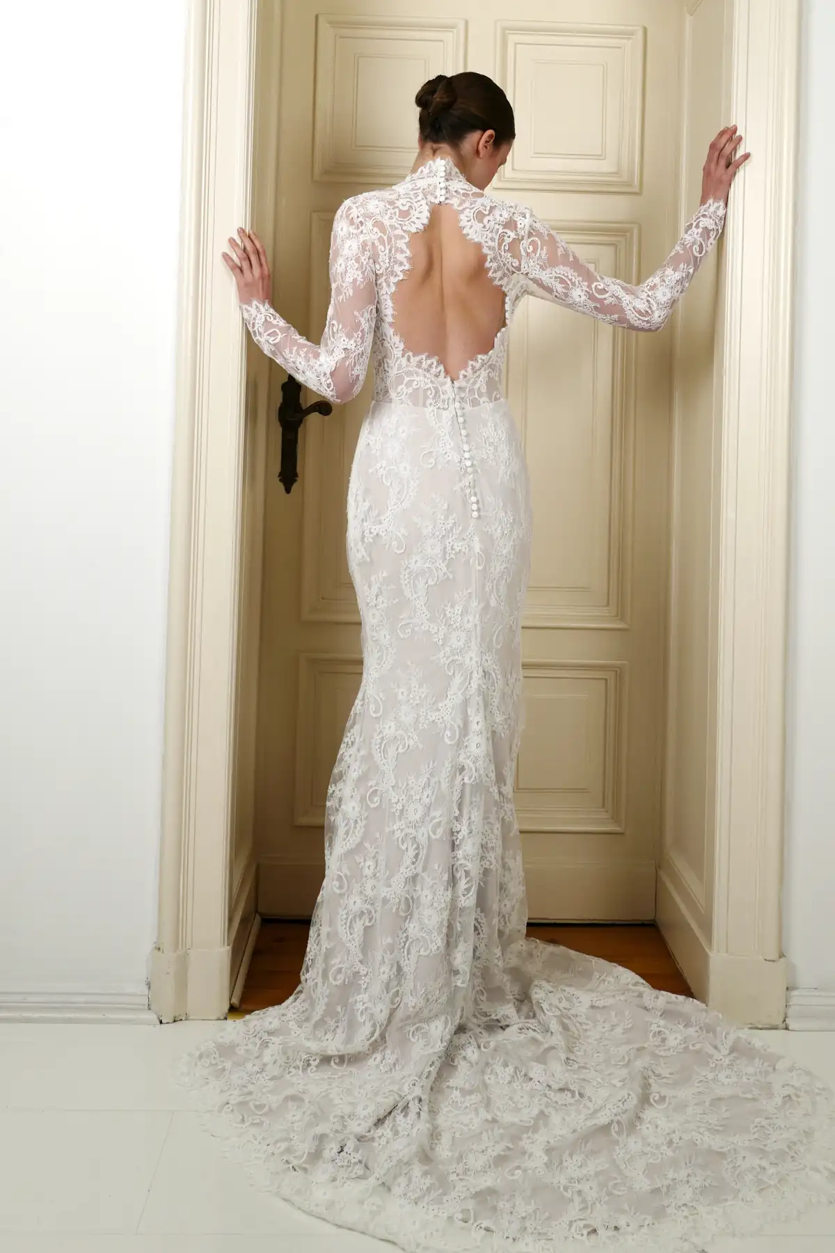 fit und flaire mermaid wedding dress hochzeitskleid spitze hochgeschlossen mit ärmeln sexy freier rücken