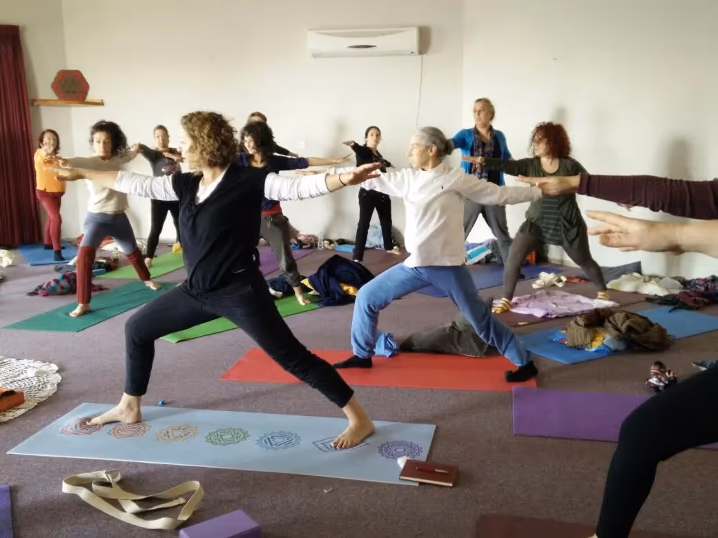 חבילת תרגול און ליין - "בריאה בדרך היוגה" - קארינה קזאז